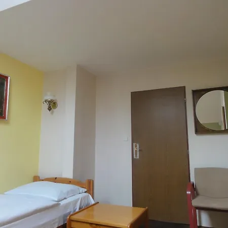 Hotel Bor